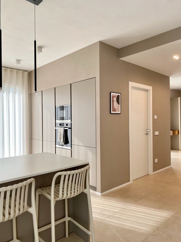 Cucina in stile contemporaneo di 27 di SuMisura Architetti