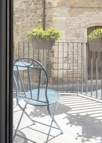 Balcone in stile moderno di 4 di Michela Cordisco Studio