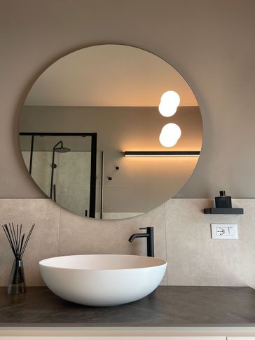 Bagno in stile contemporaneo di 7 di Cariolato Arredamenti