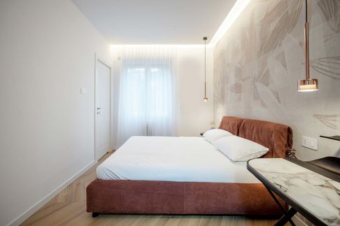 Camera da Letto in stile contemporaneo di 16 di Gianluca Chiocca Interior Design Studio