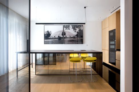 Open Space in stile contemporaneo di 140 di Officine Architetti Associati