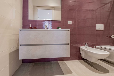 Bagno in stile contemporaneo di 5 di Ristrutturabilmente Bagno in stile contemporaneo di 5 di Ristrutturabilmente