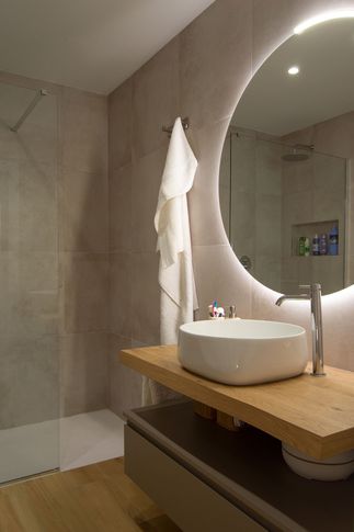 Camera da Letto in stile moderno di 19 di Silvia Aquilani . Design studio