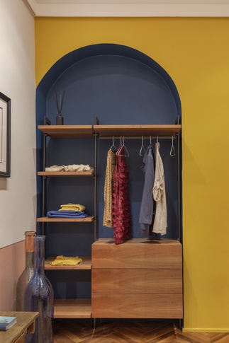 Studio in stile maximalista di 10 di Rachele Biancalani Studio Studio in stile maximalista di 10 di Rachele Biancalani Studio