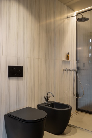Bagno in stile contemporaneo di 13 di EmmePi Architettura