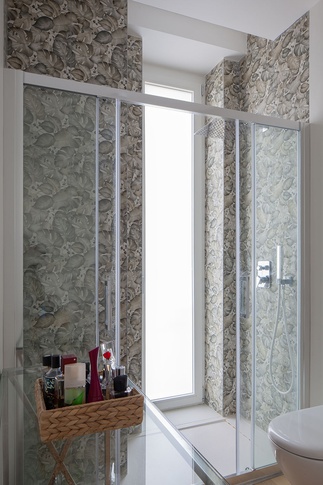 Bagno in stile contemporaneo di 5 di Elena Russo Interiors Bagno in stile contemporaneo di 5 di Elena Russo Interiors