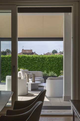 Sala da Pranzo in stile contemporaneo di 40 di Elena Vigano' Architetto