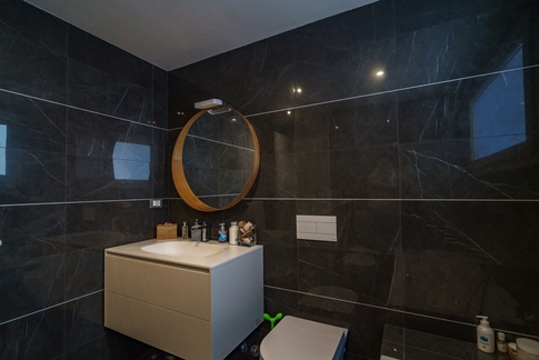 Bagno in stile moderno di 5 di Lorenzo Rossi Architetto