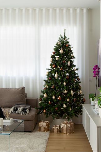 Open Space in stile moderno di 44 di Silvia Aquilani . Design studio