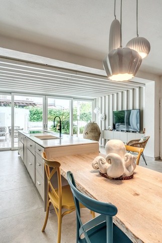 Open Space in stile contemporaneo di 50 di MOB Architects