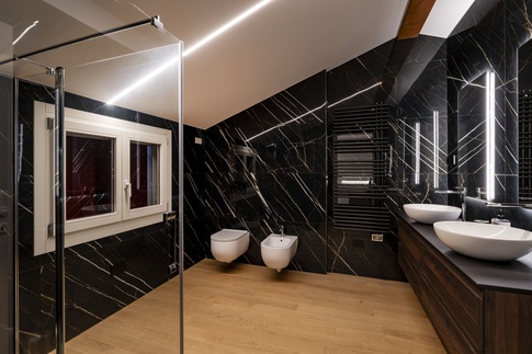Bagno in stile contemporaneo di 6 di Studio Contemponareo
