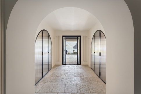 Corridoio in stile moderno di 17 di NOMADE ARCHITETTURA