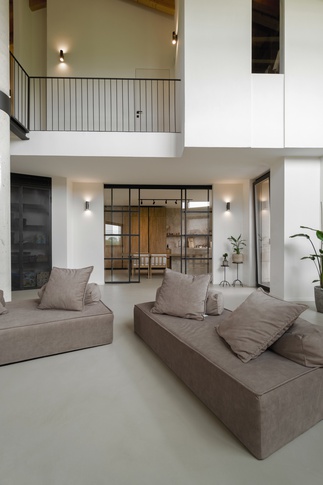 Open Space in stile soft industrial di 60 di Simona Fogalesi interior designer