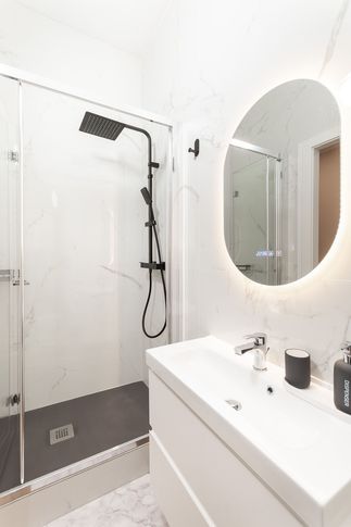 Bagno in stile minimal di 12 di AMIRDSNR Bagno in stile minimal di 12 di AMIRDSNR