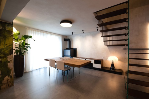 Open Space in stile moderno di 83 di MICHELE VOLPI STUDIO INTERIOR DESIGN