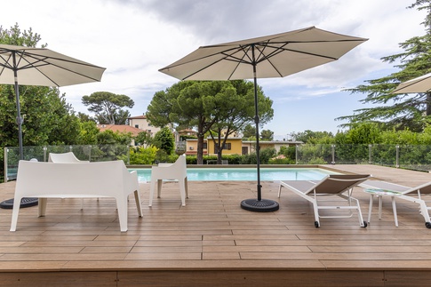 Piscina in stile contemporaneo di 35 di Lorenzo Rossi Architetto Piscina in stile contemporaneo di 35 di Lorenzo Rossi Architetto