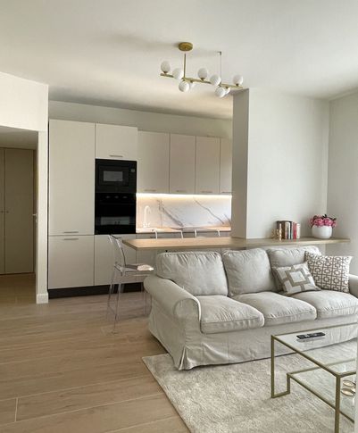 Open Space in stile contemporaneo di 25 di Silvia Aquilani . Design studio