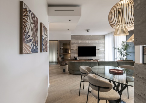 Open Space in stile contemporaneo di 56 di Francesco Cardano Interior Designer