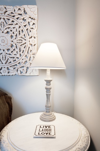 Camera da Letto in stile coloniale di 16 di Tania Mariani Interiors Camera da Letto in stile coloniale di 16 di Tania Mariani Interiors