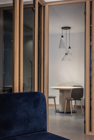 Open Space in stile moderno di 200 di Arredamenti Andalo