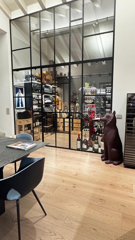 Cantina in stile soft industrial di 14 di ARCHIabita