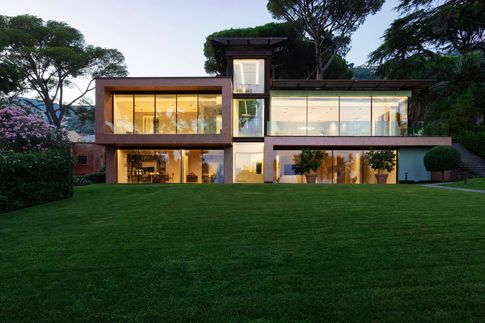 Giardino in stile mediterraneo di 100 di Alessandra Radulescu Fotografa & Videomaker