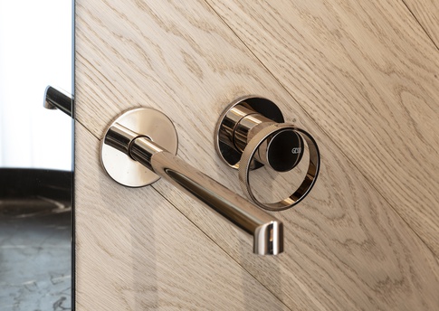 Bagno in stile contemporaneo di 8 di Francesco Cardano Interior Designer