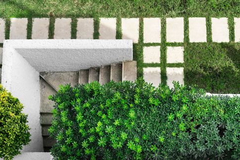 Giardino in stile mediterraneo di 100 di Caprioli Architetti