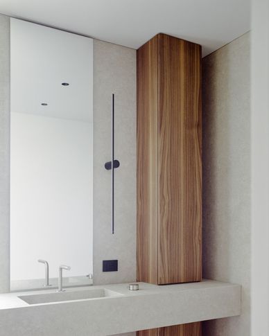 Bagno in stile minimal di 6 di Didonè Comacchio Architects