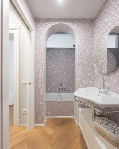 Bagno in stile classico di 4 di Annalisa Carli Architetto