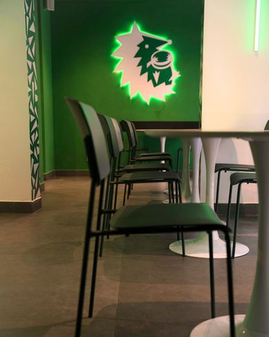 Angolo Bar in stile minimal di 70 di Elena Mariotti Angolo Bar in stile minimal di 70 di Elena Mariotti