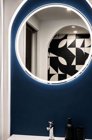 Bagno di Servizio in stile scandinavo di 7 di Equus Architects