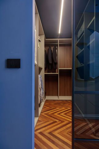 Cabina Armadio in stile contemporaneo di 3 di Castelli Sasso architetti Cabina Armadio in stile contemporaneo di 3 di Castelli Sasso architetti