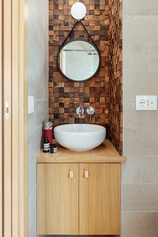 Bagno in stile contemporaneo di 4 di MANUARINO architettura design comunicazione