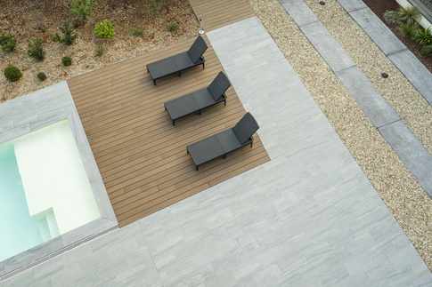 Facciata in stile contemporaneo di null di Carola Ribotta architetto
