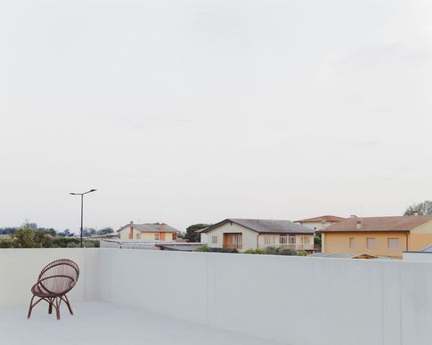 Terrazza in stile minimal di 50 di Didonè Comacchio Architects