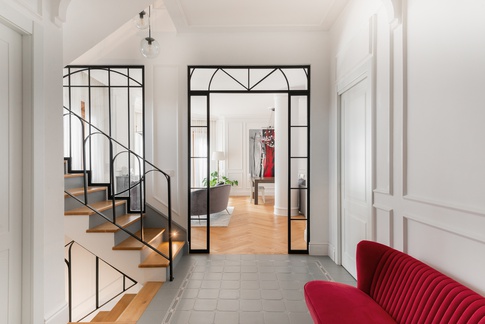 Ingresso in stile british di 15 di Arch. Luca Caprioli Ingresso in stile british di 15 di Arch. Luca Caprioli