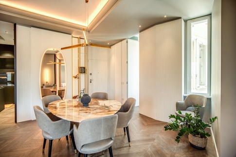 Soggiorno in stile contemporaneo di 45 di MOB Architects