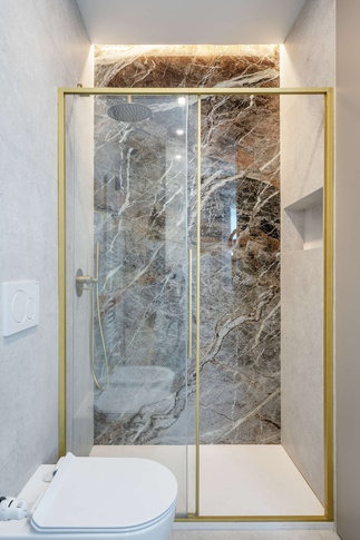 Bagno in stile contemporaneo di 6 di Gianluca Chiocca Interior Design Studio