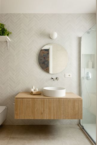 Bagno in stile contemporaneo di 5 di Architetto Sara Edalatkhah