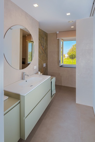 Bagno in stile contemporaneo di 3 di MANUARINO architettura design comunicazione