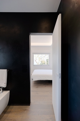 Bagno in stile minimal di 7 di Abitativo