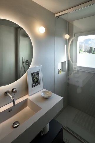 Bagno in stile moderno di 4 di RGAstudio