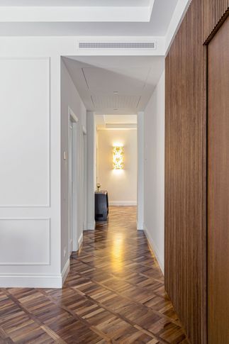 Corridoio in stile eclettico di 4 di ZPSTUDIO