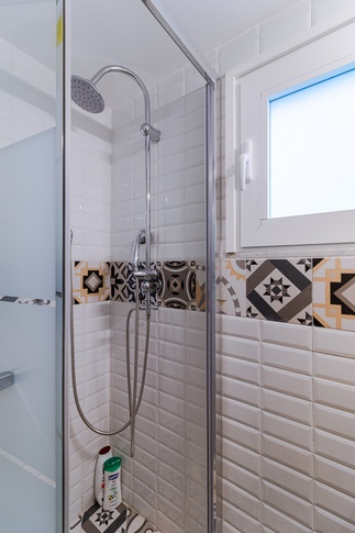 Bagno in stile provenzale di 5 di 4rch gruppo di architettura