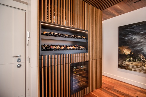 Soggiorno in stile moderno di 45 di MOB Architects