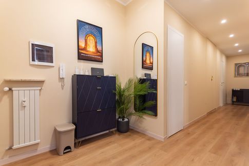 Ingresso in stile minimal di 5 di AMIRDSNR