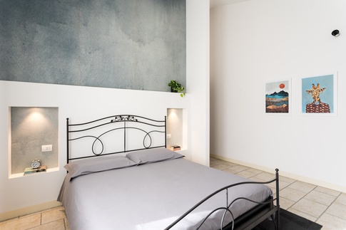 Camera da Letto in stile contemporaneo di 18 di Micro Interior Design