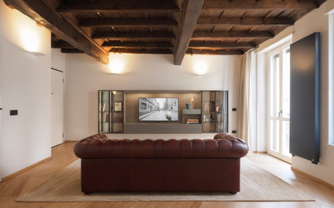 Open Space in stile moderno di 45 di Desearq studio - architettura e interior design