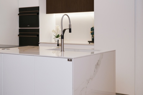 Cucina in stile contemporaneo di 9 di Archema